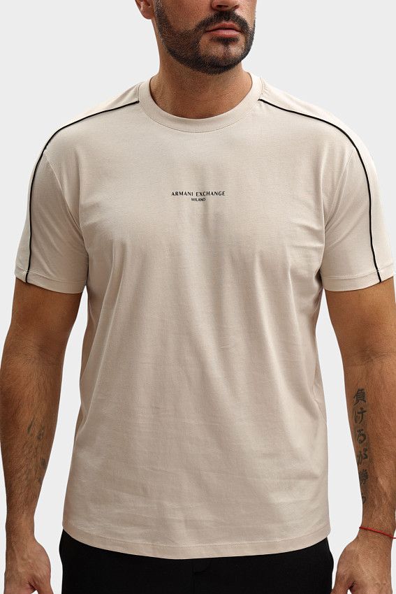 Футболка Armani Exchange Молочный
