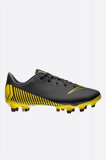 Футбольные бутсы Nike