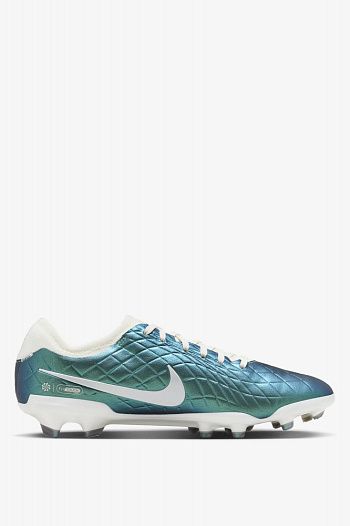 Футбольные бутсы Nike