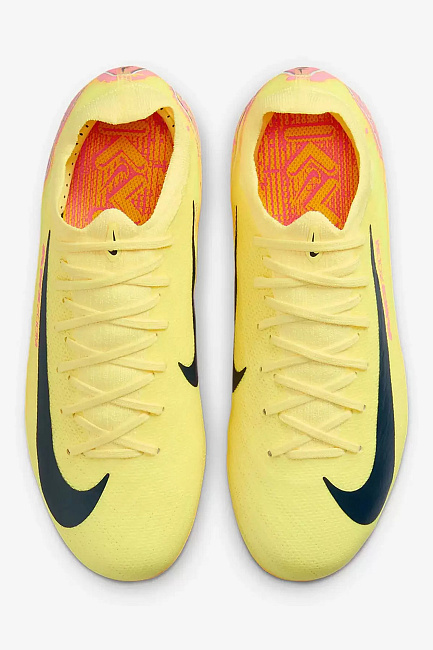 Бутсы Nike