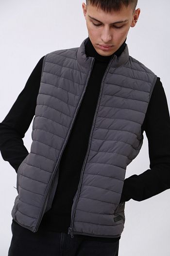 Жилет утепленный Trussardi