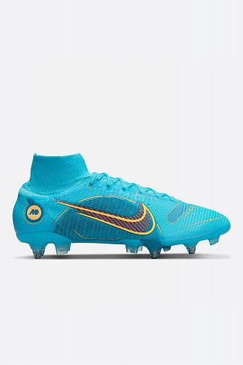 Футбольные бутсы Nike