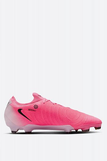 Футбольные бутсы Nike