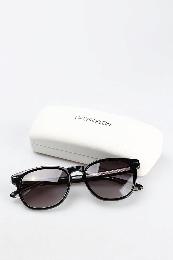 Очки солнцезащитные Calvin Klein Черный