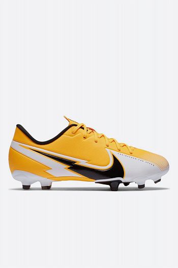 Футбольные бутсы Nike