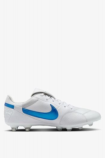 Футбольные бутсы Nike