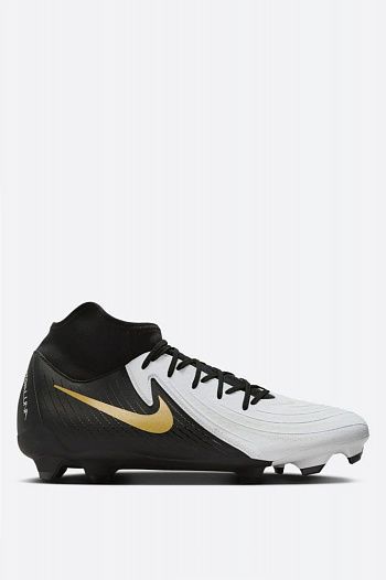 Футбольные бутсы Nike