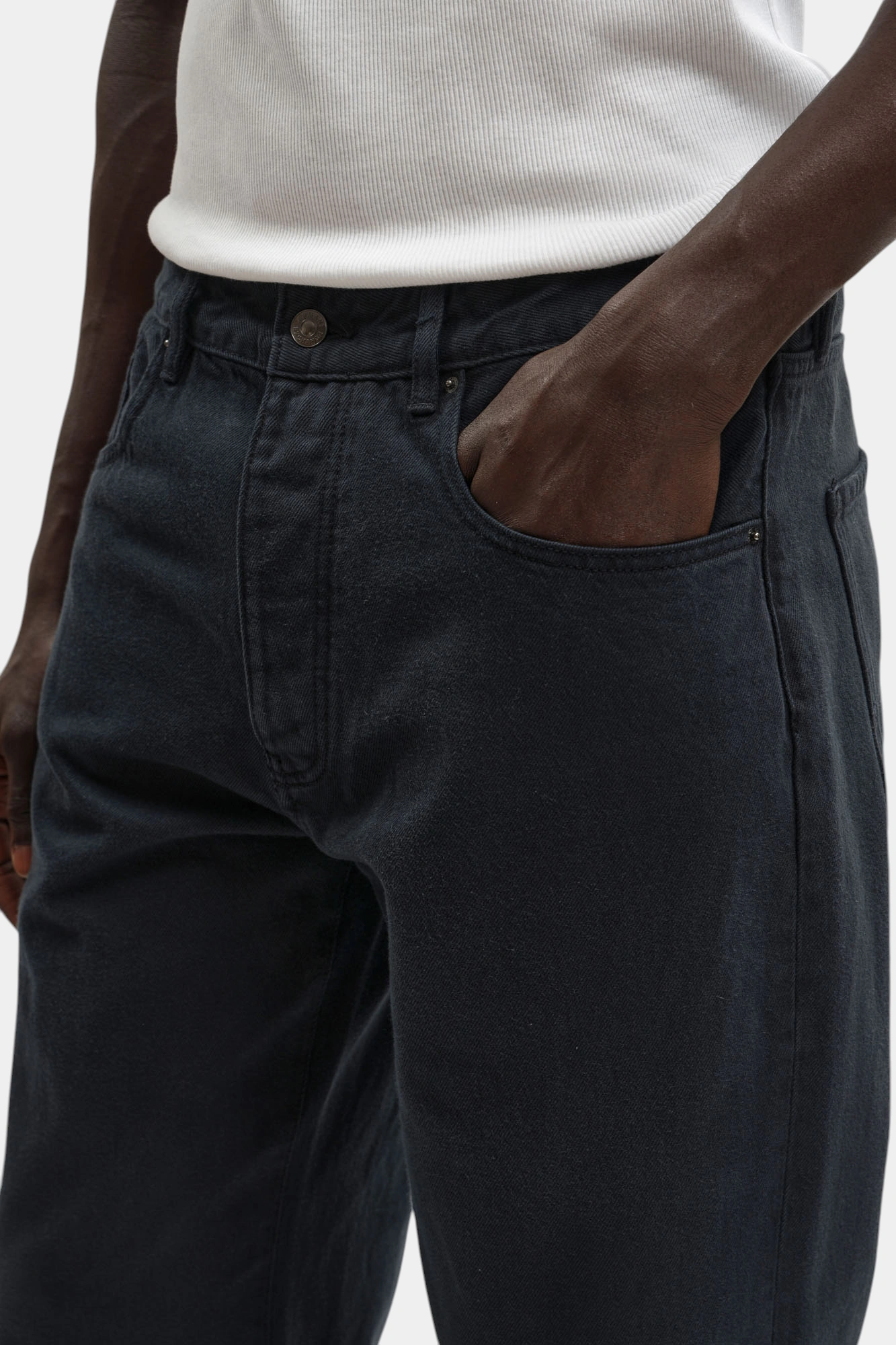 Джинсы Armani Exchange